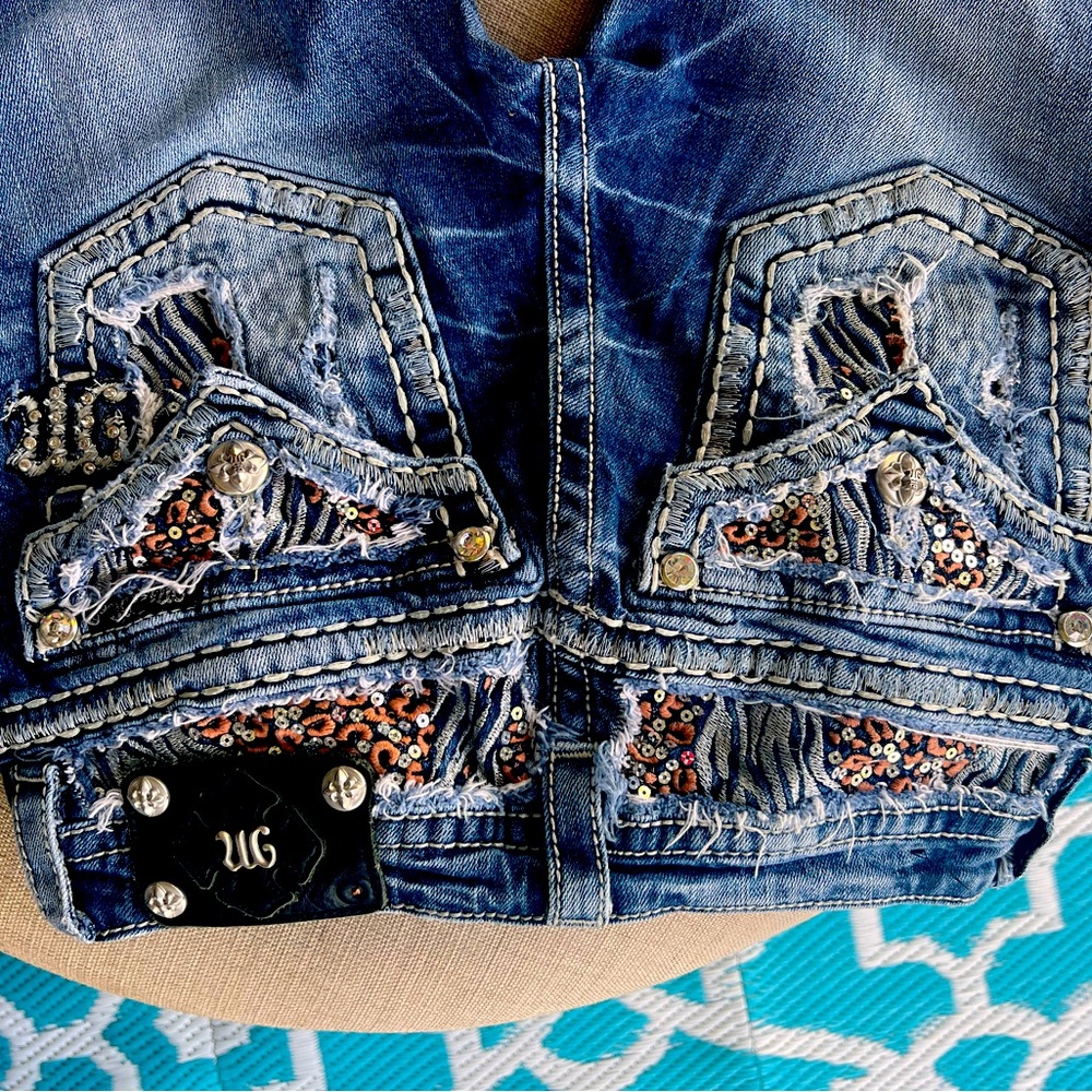 Miss me jeans, size 26 low rise, boot cut. 32 inseam. Like brand new.